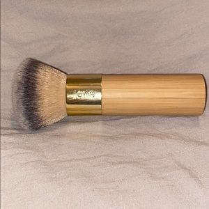 The Buffer Airbrush Finish Bamboo Foundation Brush